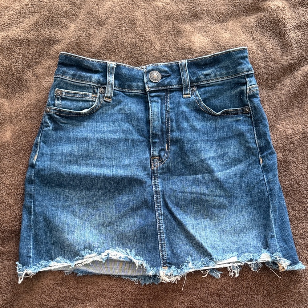American Eagle Outfitters Blue Distressed Denim Mini Skirt with Frayed Hem